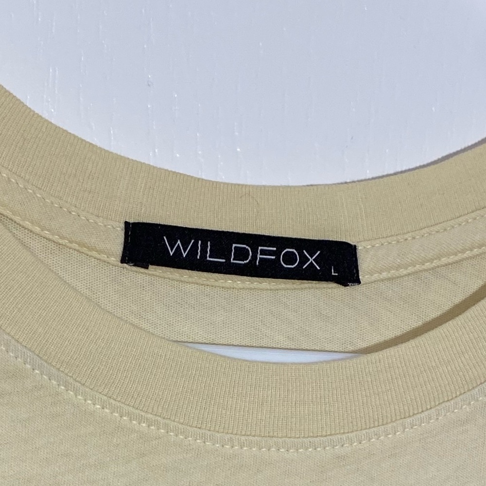 Wildfox USA MADE Pastel ‘V’ Feathers Graphic Tee Cream Size Large - Picture 3 of 6